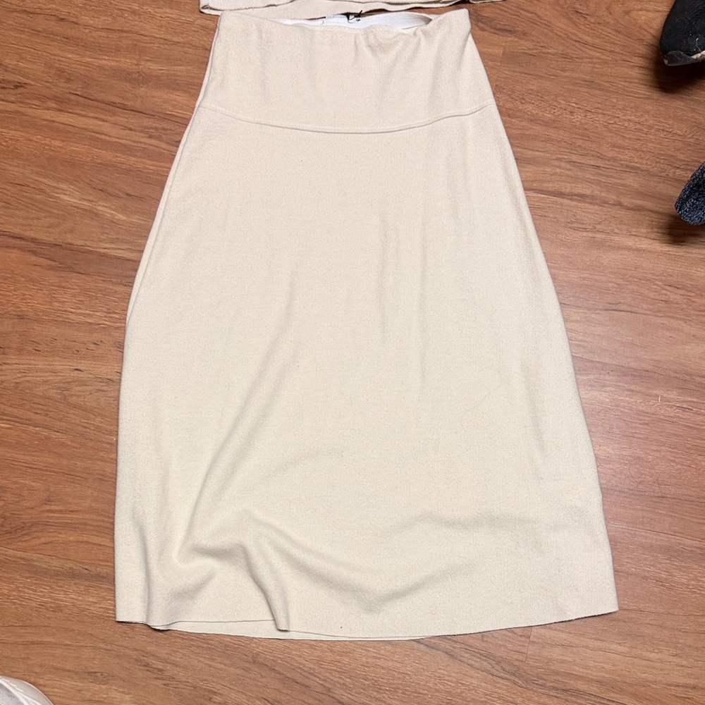 Elegant Cream Women's Skirt